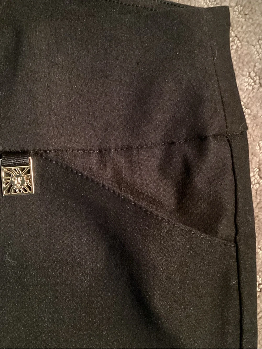 Anne Klein Black pull on pants,straight leg,stretch,logo tab, 30”L,9”rise,sz4 - Picture 5 of 13